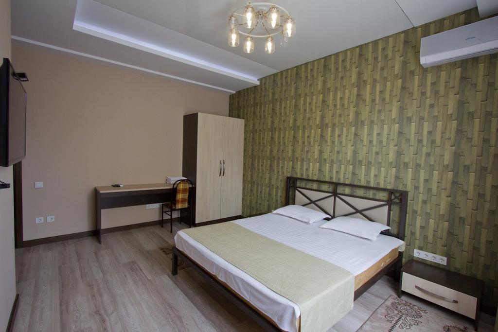 בישקק Center Hotel מראה חיצוני תמונה