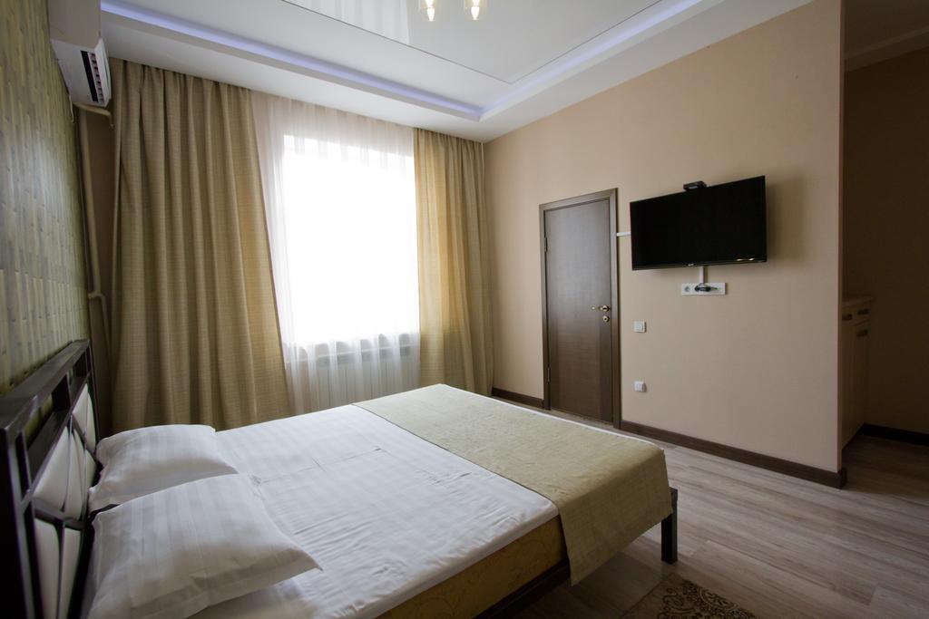 בישקק Center Hotel מראה חיצוני תמונה