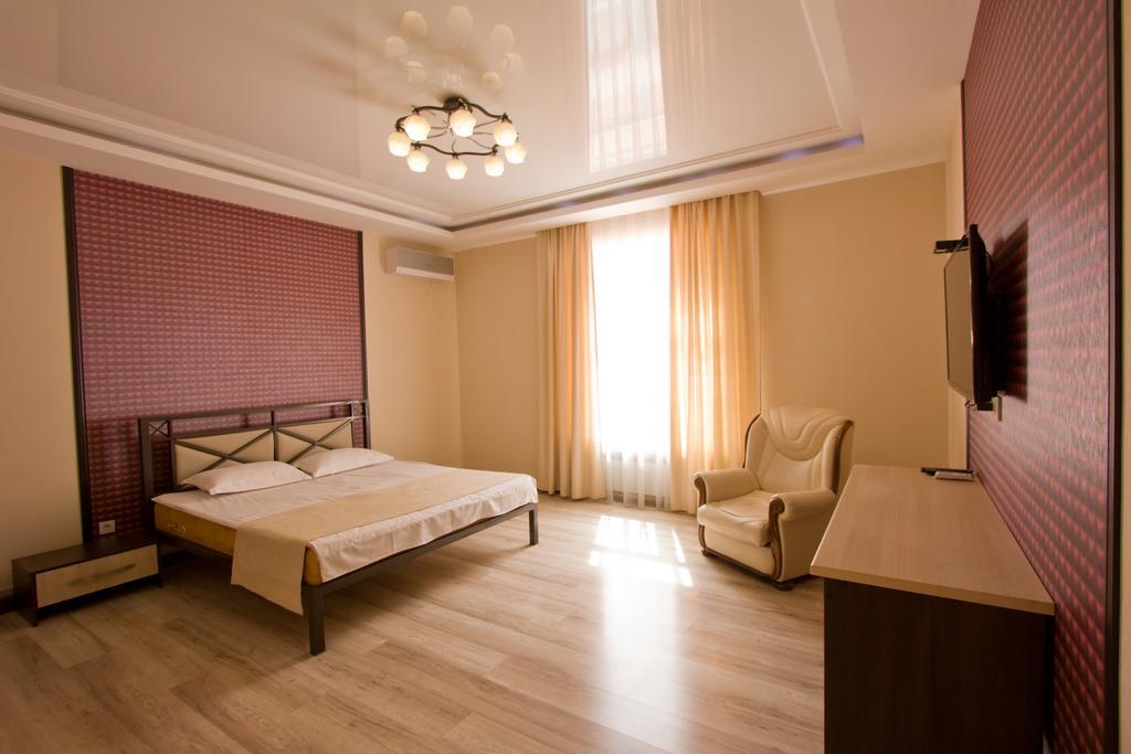 בישקק Center Hotel מראה חיצוני תמונה